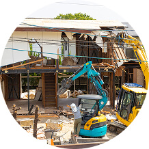 解体や売却の相談風景