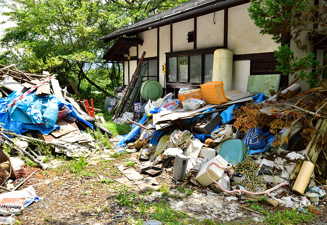 ゴミ屋敷の清掃に