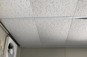 ロックウール吸音天井板とは？アスベスト含有のリスクと対応策