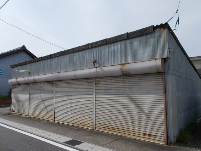 ガレージの解体の費用：左右する7つの要素とは【島根】 | 岡山で解体 