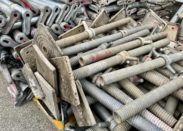 埼玉の解体工事で足場は義務