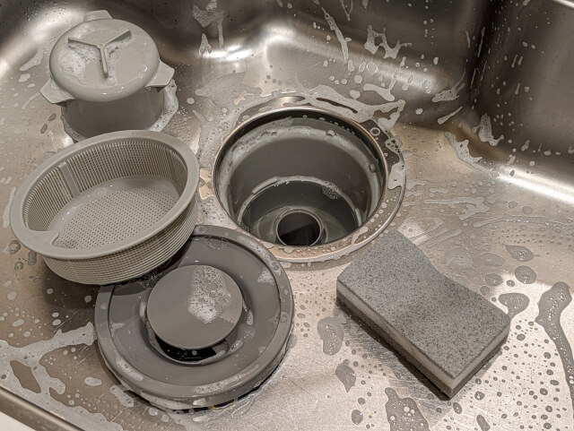 鳥取で解体工事前の害虫対策