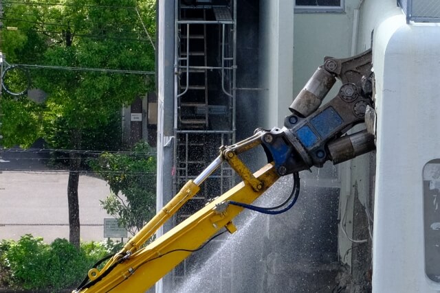 倉敷の解体工事と粉じん防止策