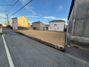 岡山市で木造二階建て住宅を解体し真砂土で整地した土地売却前の更地の様子