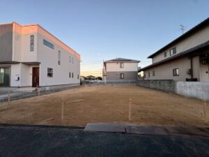 ツタがある46坪の木造住宅の解体工事の完了後