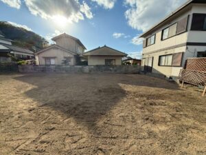 浅口市の木造二階建て住宅解体後に整地された敷地の様子